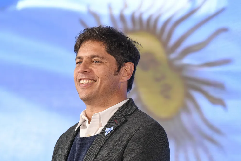Kicillof viaja a España con una nutrida agenda política y económica