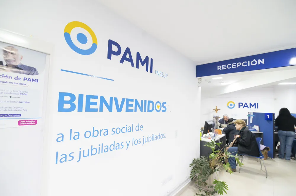 Crecen los reclamos por la falta de atención de PAMI y los problemas con IOMA