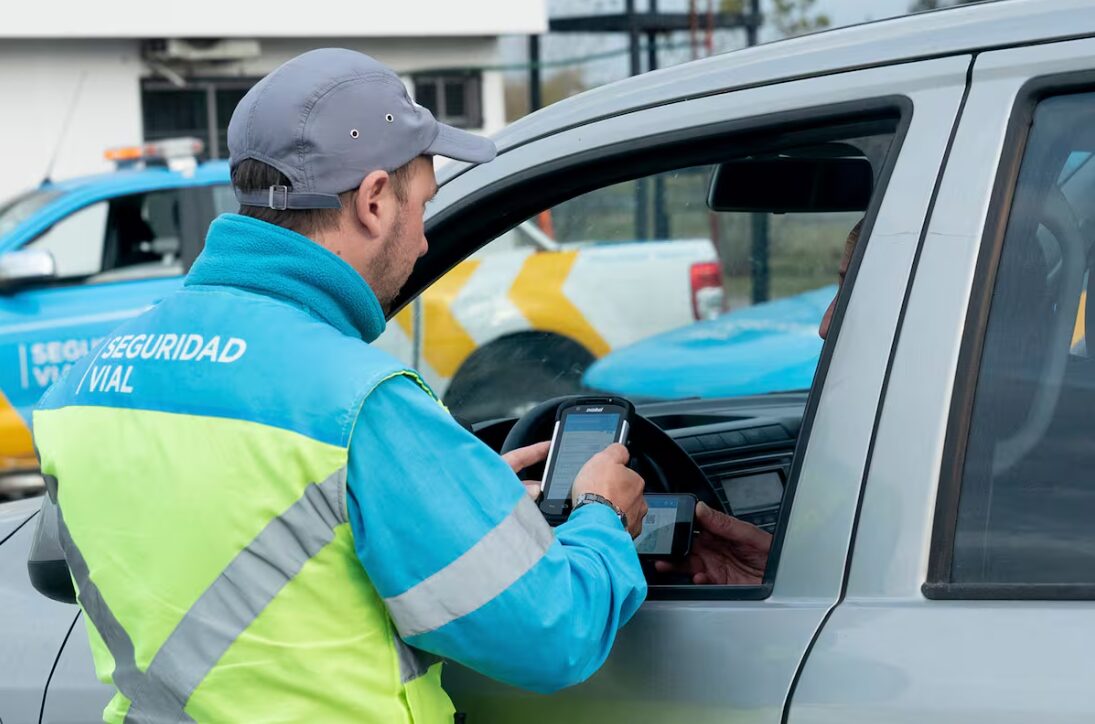 Las multas de tránsito en la Provincia subirán un 17%