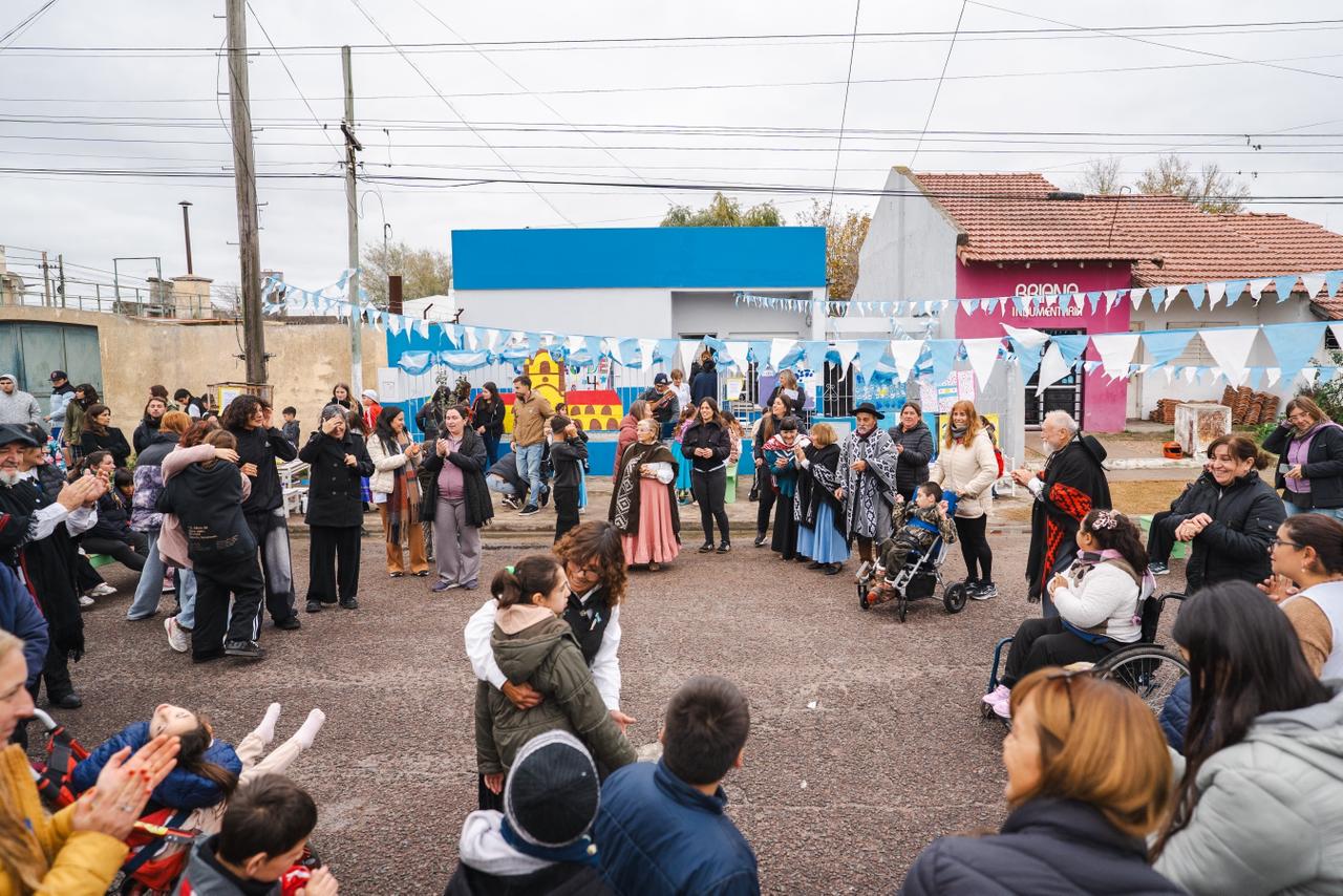 Se llevó adelante una Peña Patria y Encuentro Comunitario en el Centro de Día Municipal N° 4