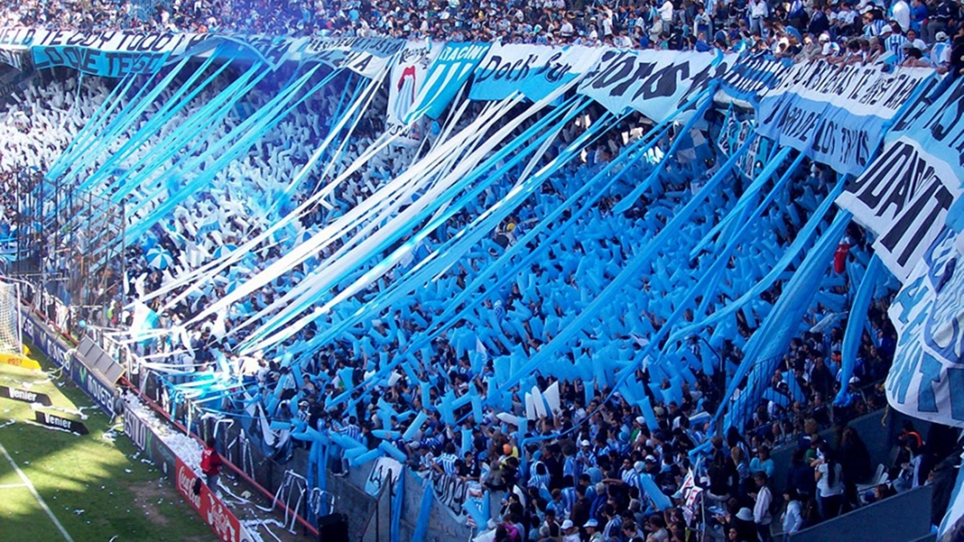 Prohíben ingresar a las canchas del país a los deudores alimentarios