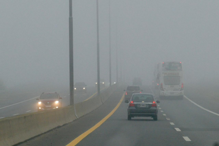 Provincia Gris: La advertencia por niebla del SMN alcanza a los 135 distritos bonaerenses