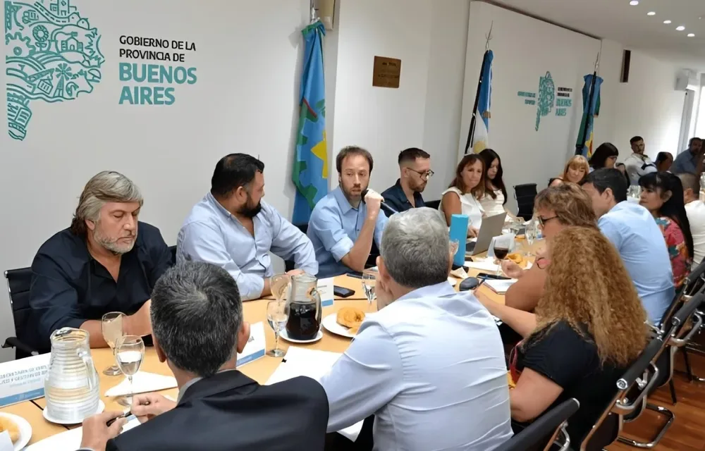 Provincia ya definió una nueva propuesta de aumento para los estatales
